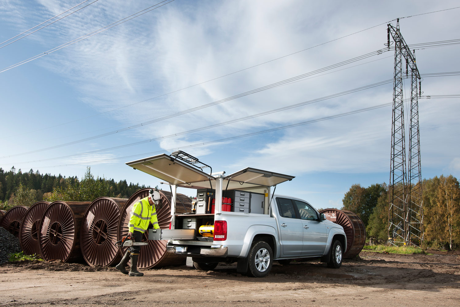 Zilvere pick-up met Modul-System bedrijfswageninrichting