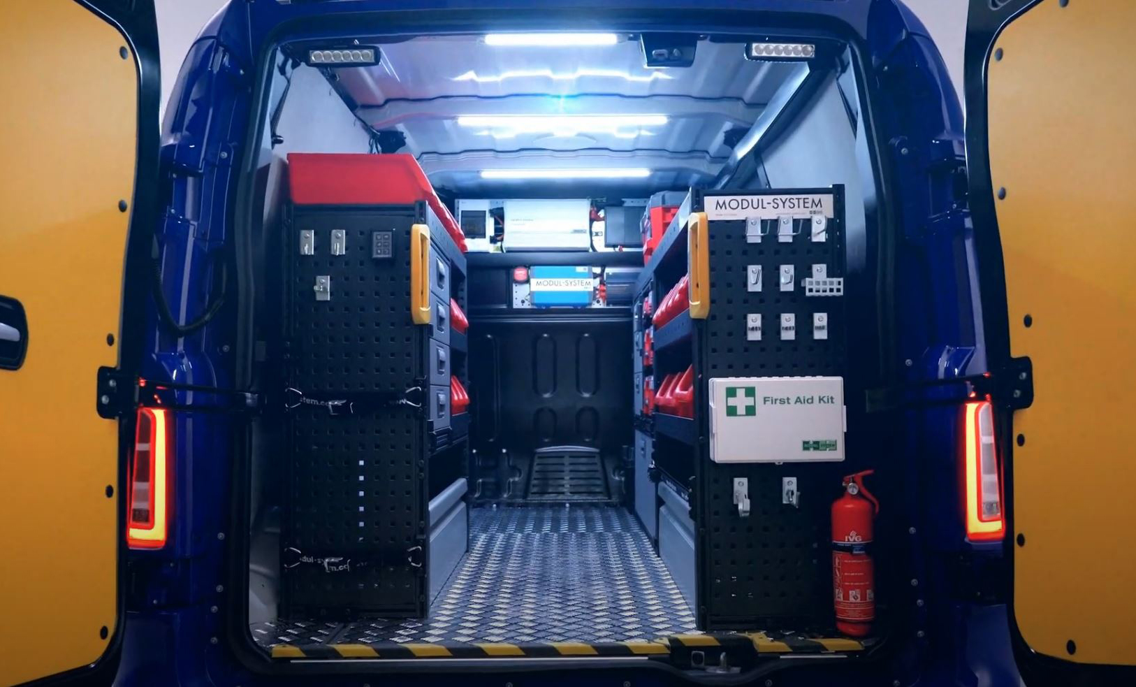 LEVC VN5 met Modul-System bedrijfswageninrichting